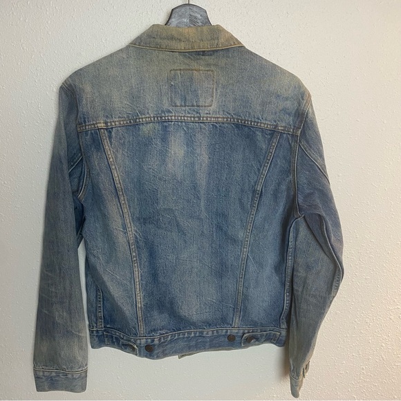 Levis stonewashed denim jacket. - Picture 5 of 5